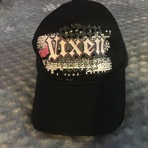 Sled vixen black basketball cap women’s perfect condition
